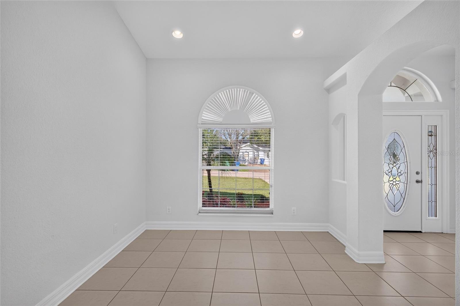 2108 W CORDELIA ST — photo 33