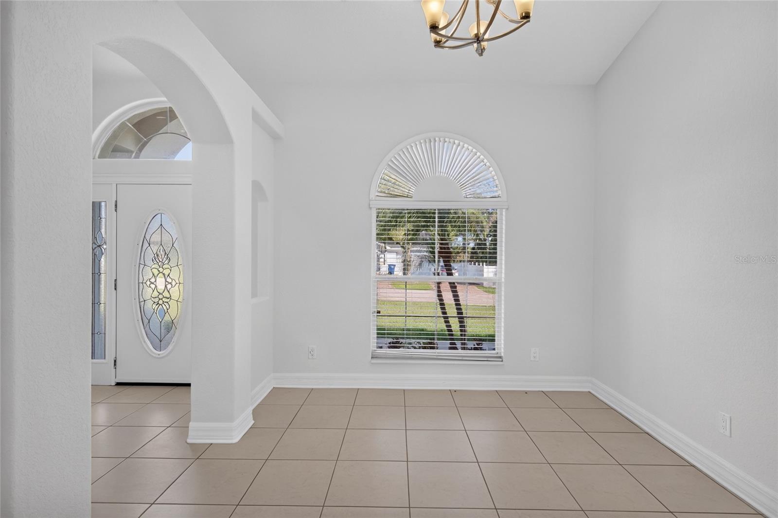 2108 W CORDELIA ST — photo 11