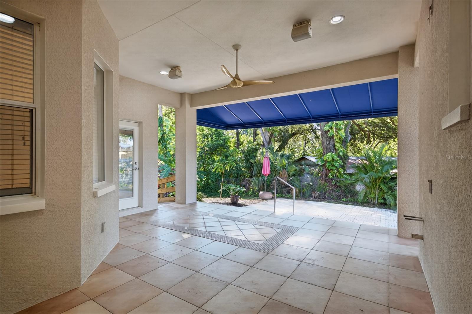 2108 W CORDELIA ST — photo 47