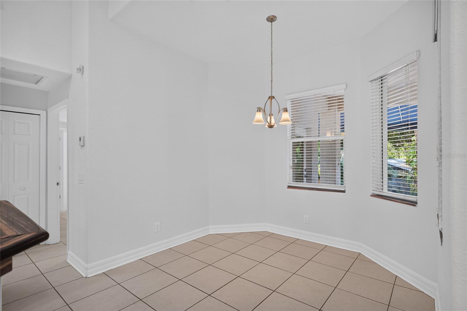 2108 W CORDELIA ST — photo 20