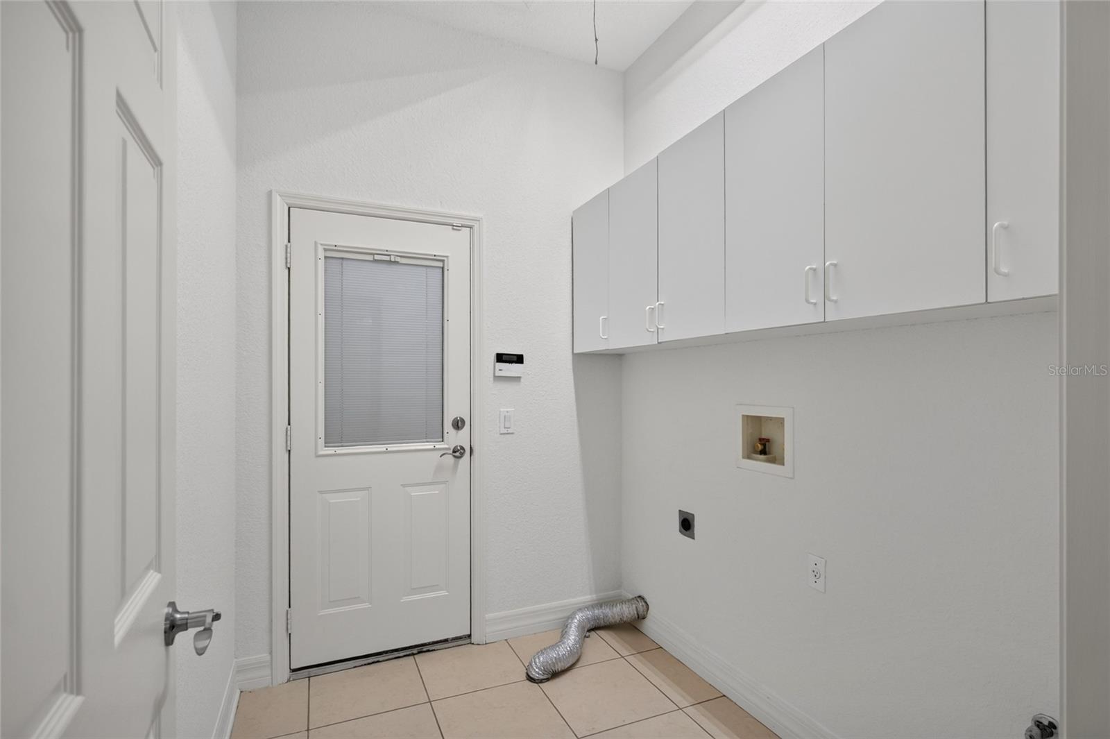 2108 W CORDELIA ST — photo 46