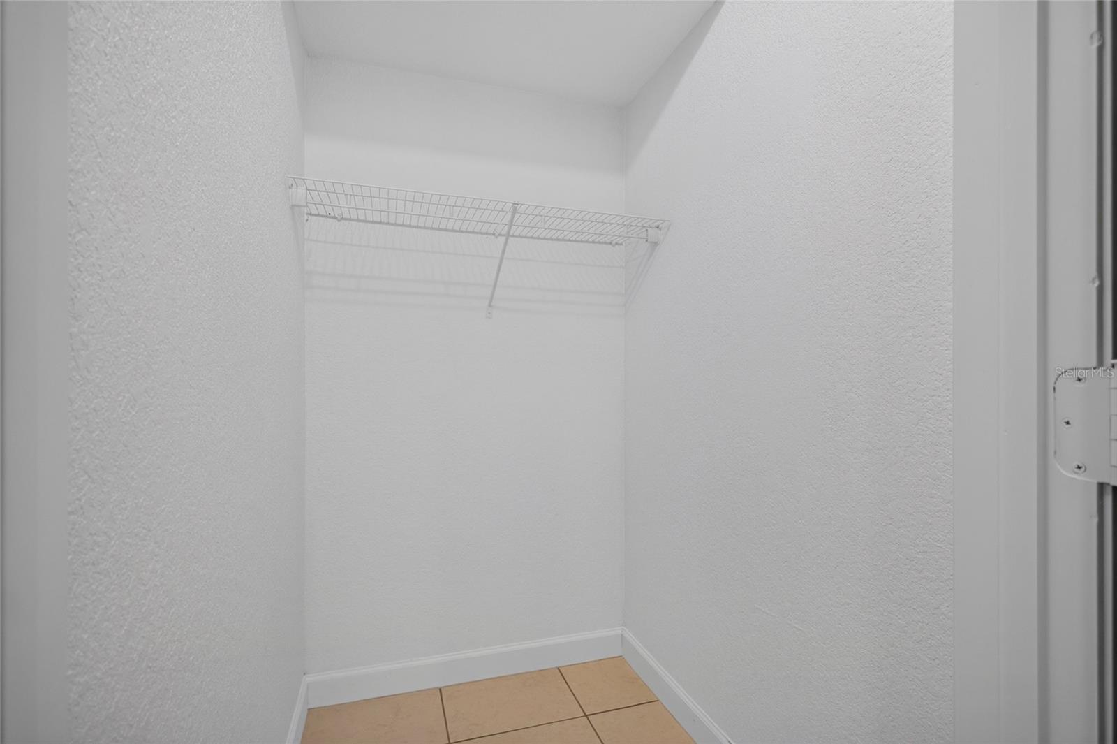 2108 W CORDELIA ST — photo 38