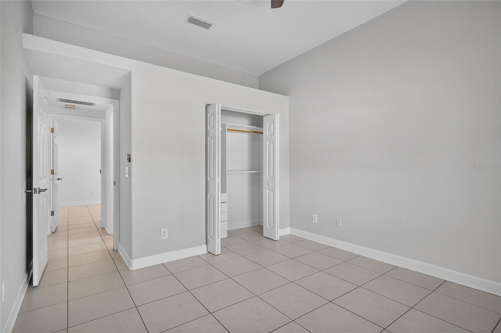 2108 W CORDELIA ST — photo 41