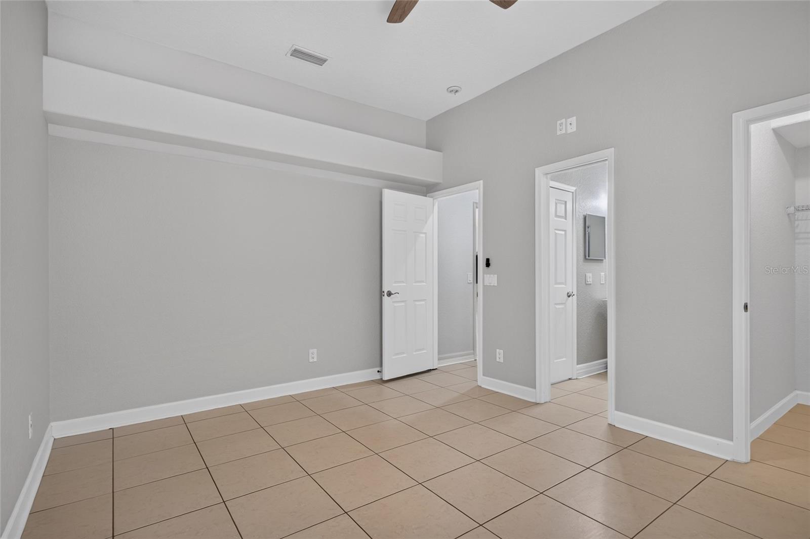 2108 W CORDELIA ST — photo 39
