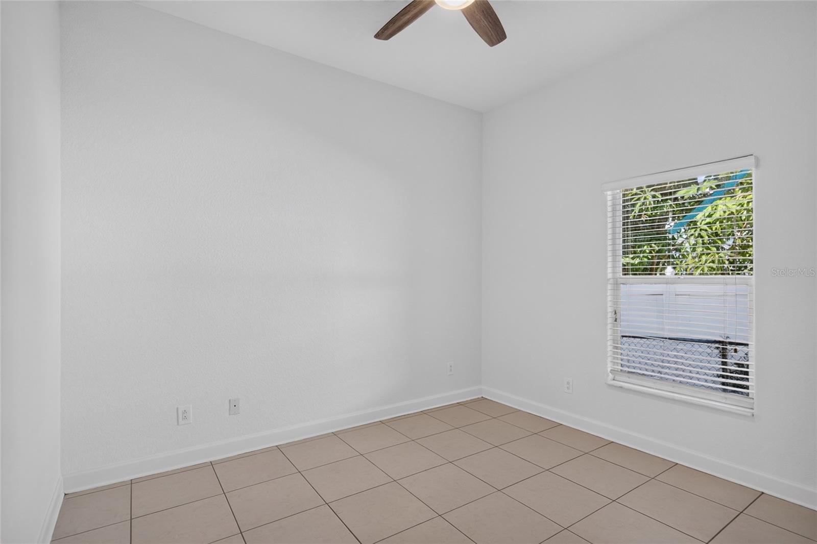 2108 W CORDELIA ST — photo 43
