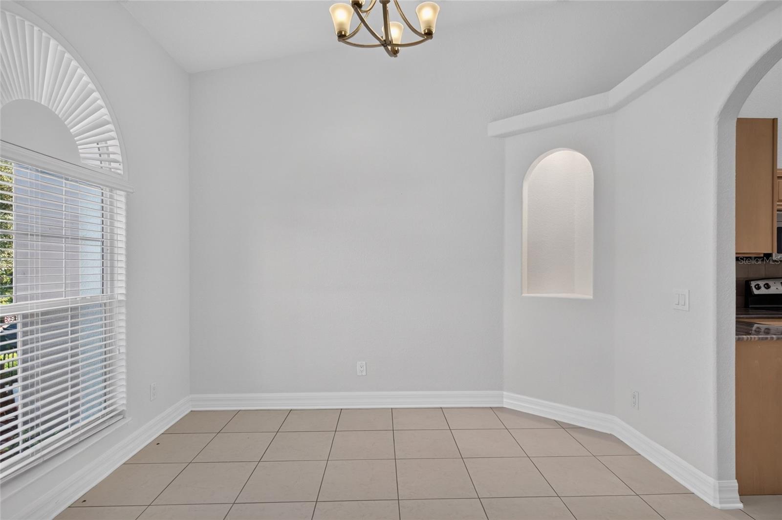 2108 W CORDELIA ST — photo 8