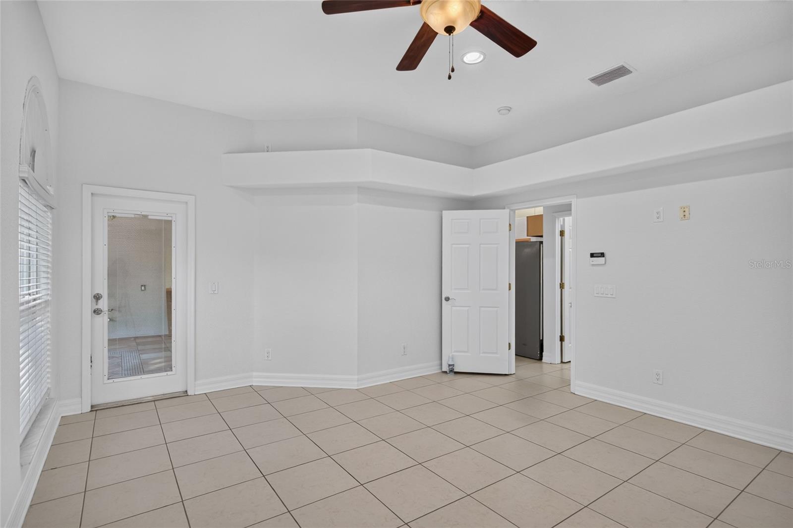 2108 W CORDELIA ST — photo 25