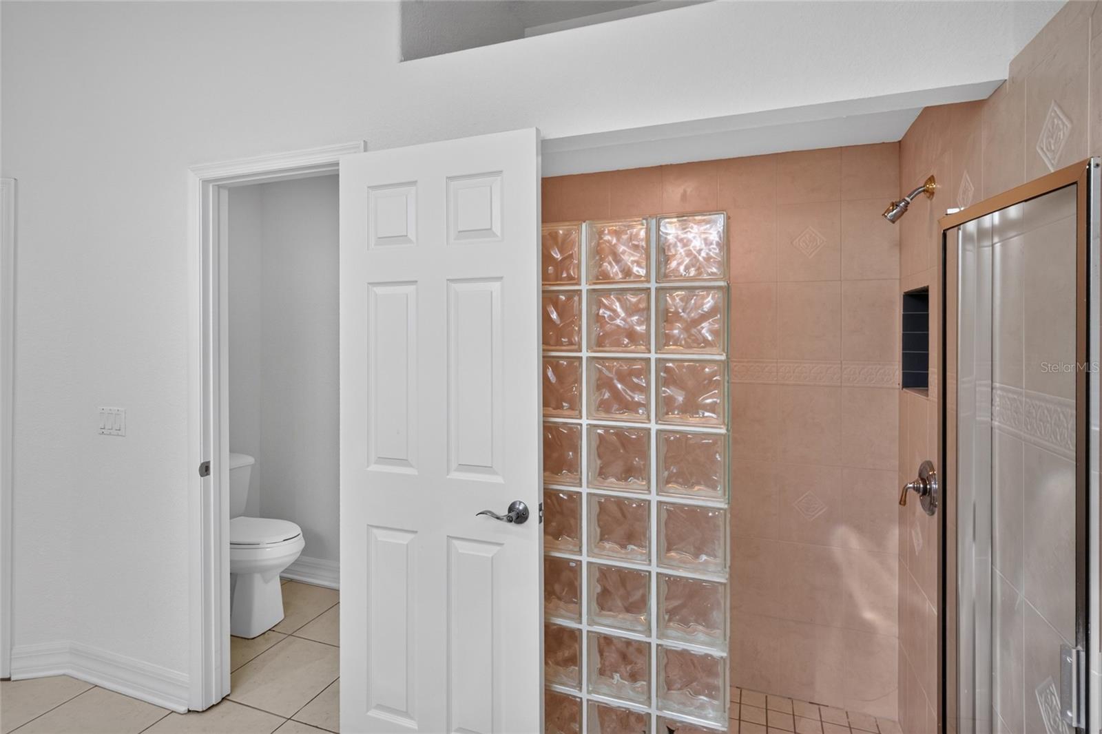 2108 W CORDELIA ST — photo 29