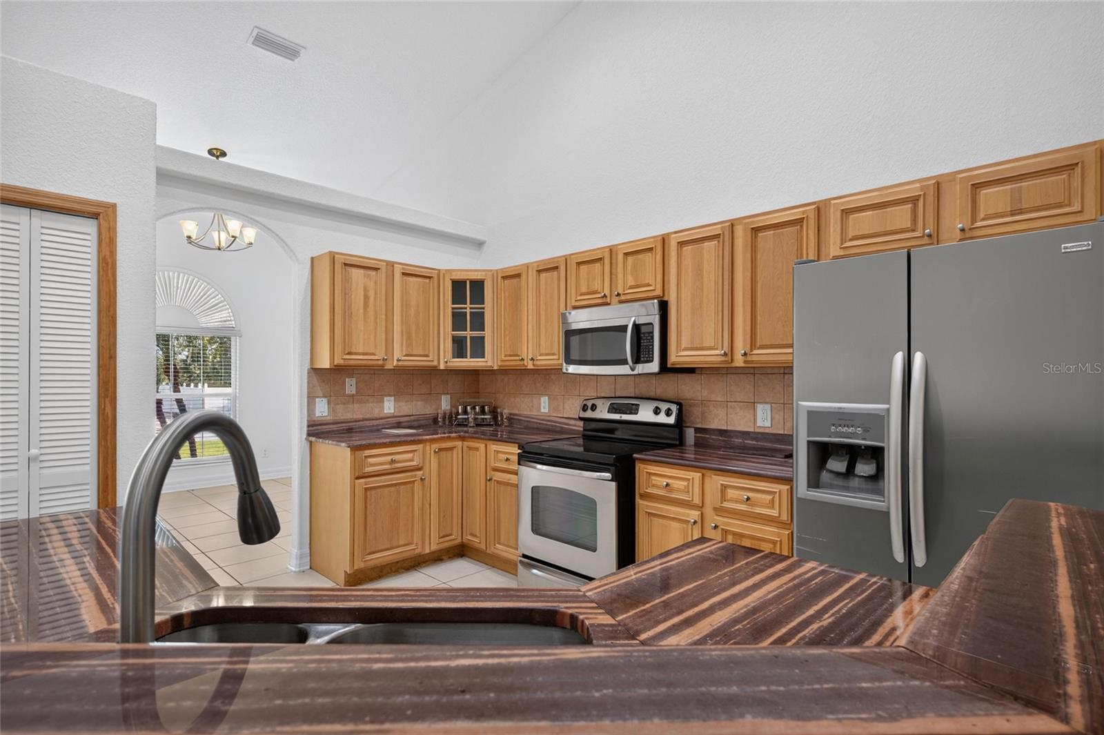 2108 W CORDELIA ST — photo 14