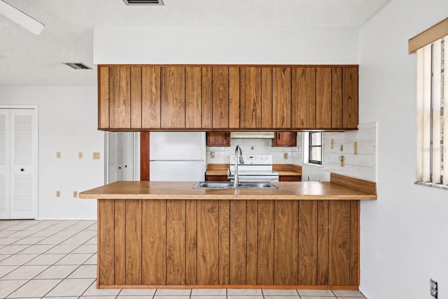 10970 PEPPERTREE LN — photo 10