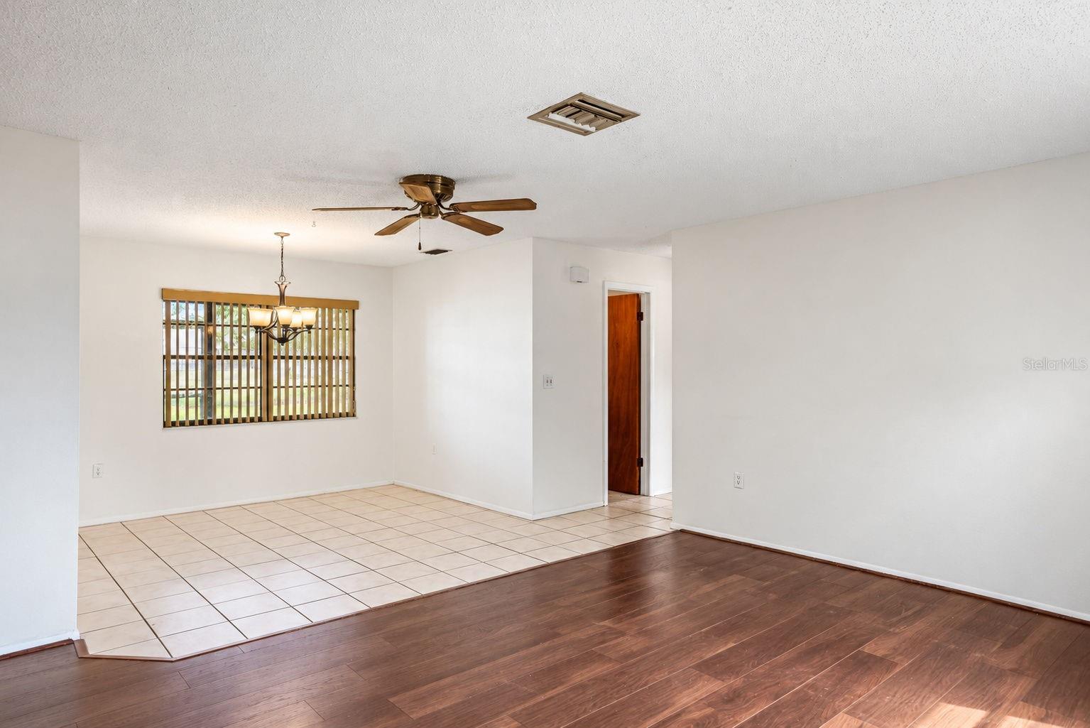 10970 PEPPERTREE LN — photo 4