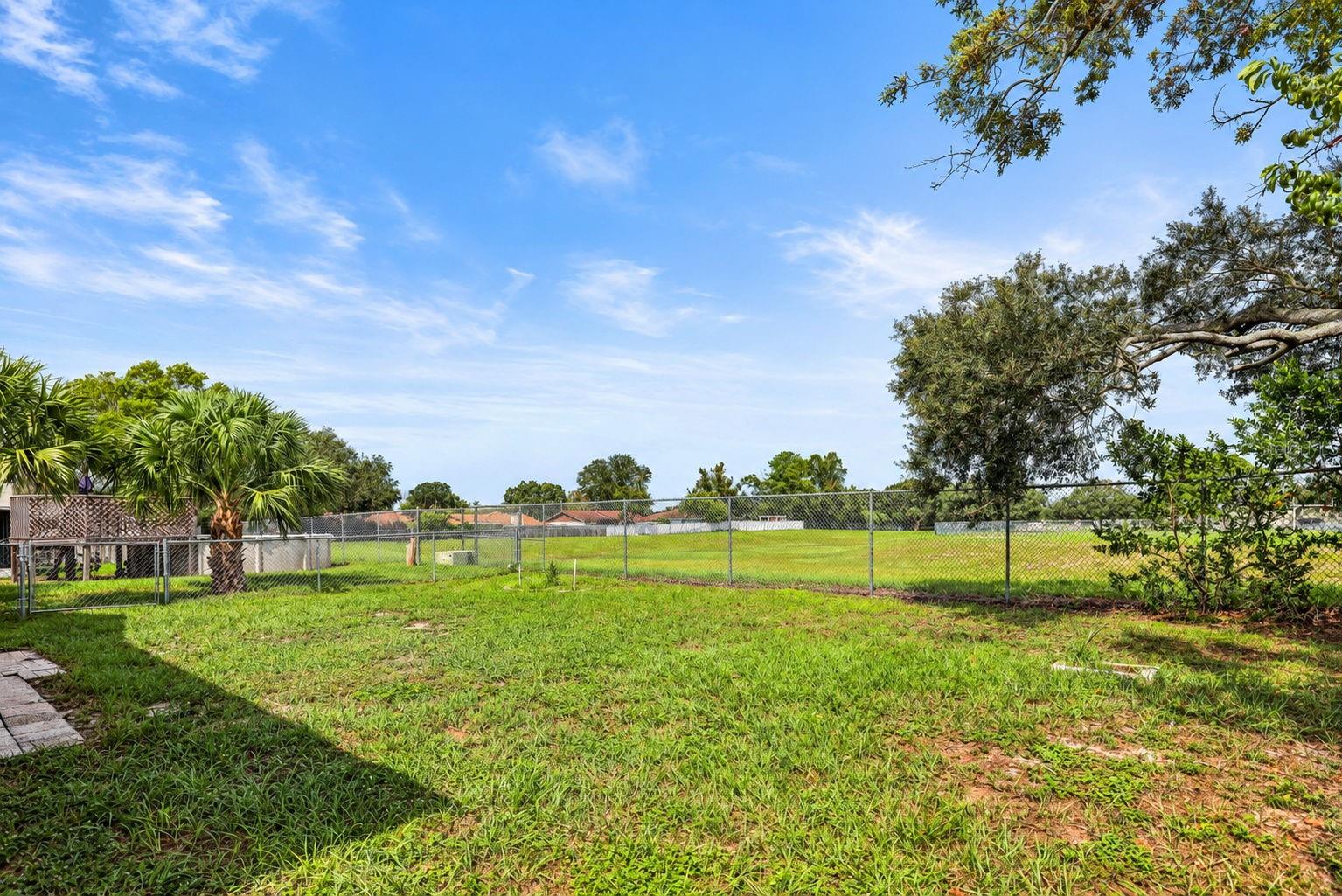 10970 PEPPERTREE LN — photo 27