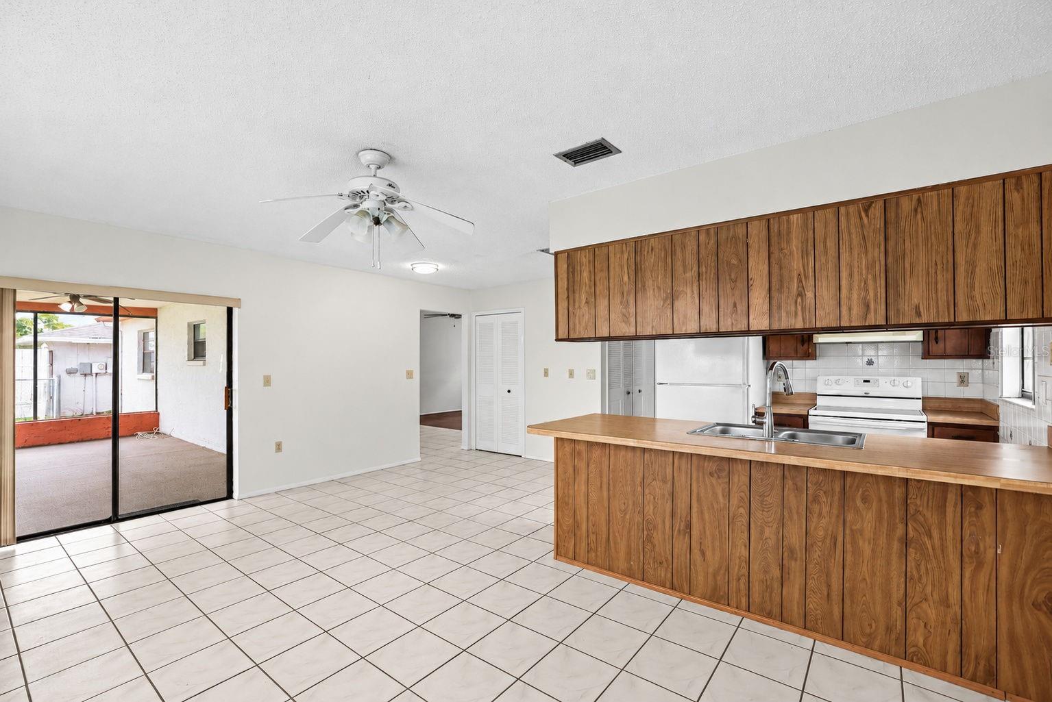 10970 PEPPERTREE LN — photo 3