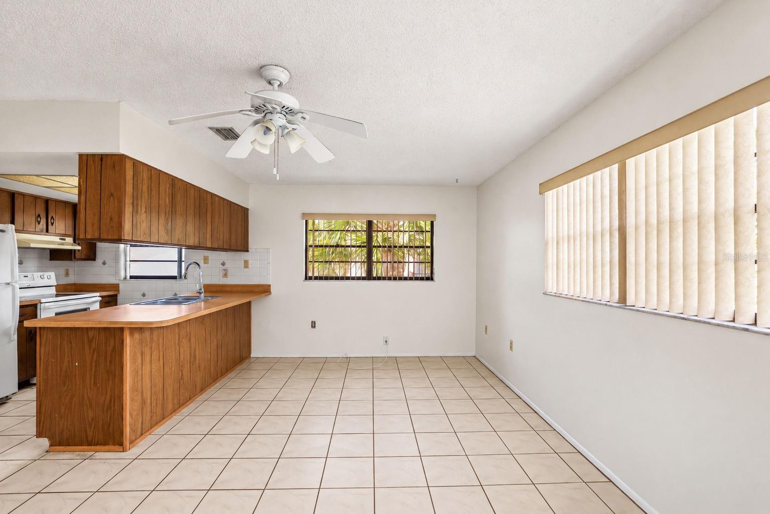 10970 PEPPERTREE LN — photo 7