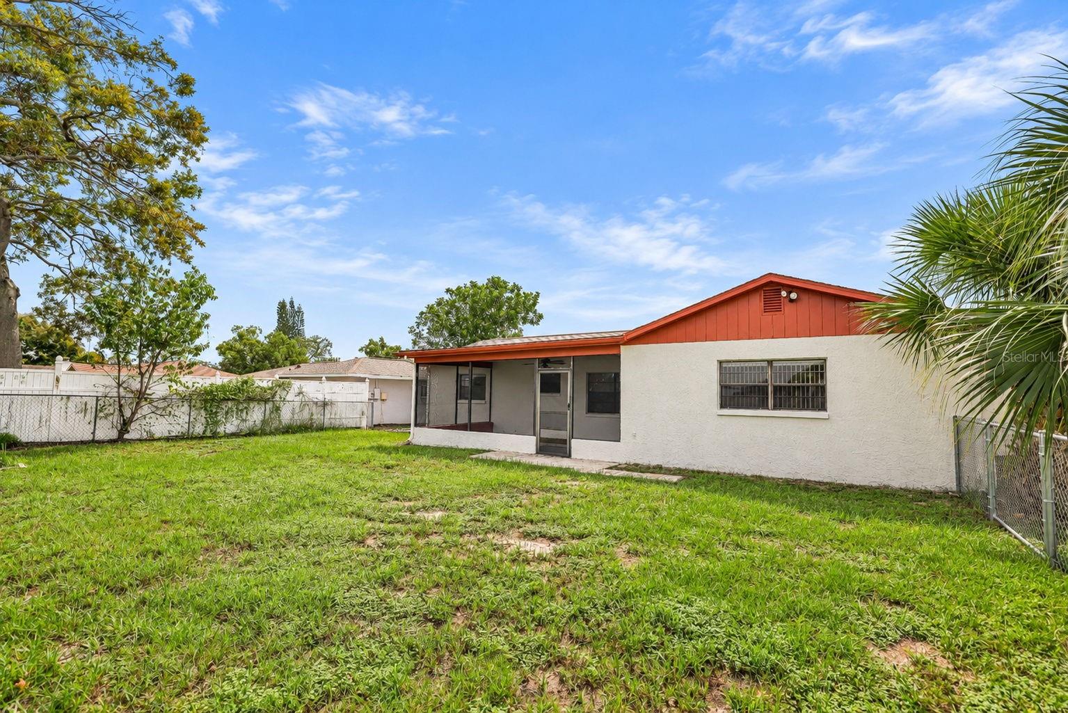 10970 PEPPERTREE LN — photo 26