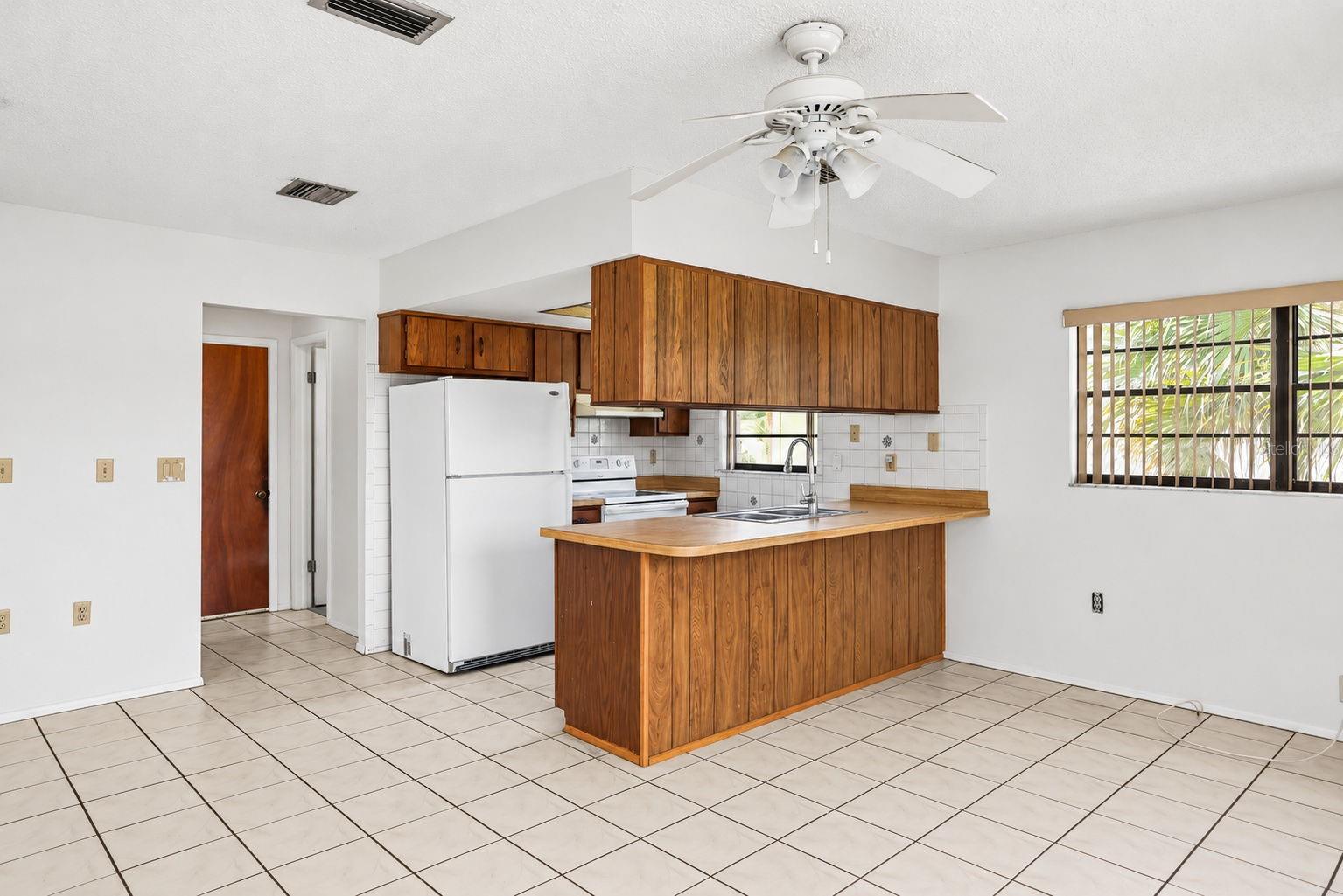 10970 PEPPERTREE LN — photo 8