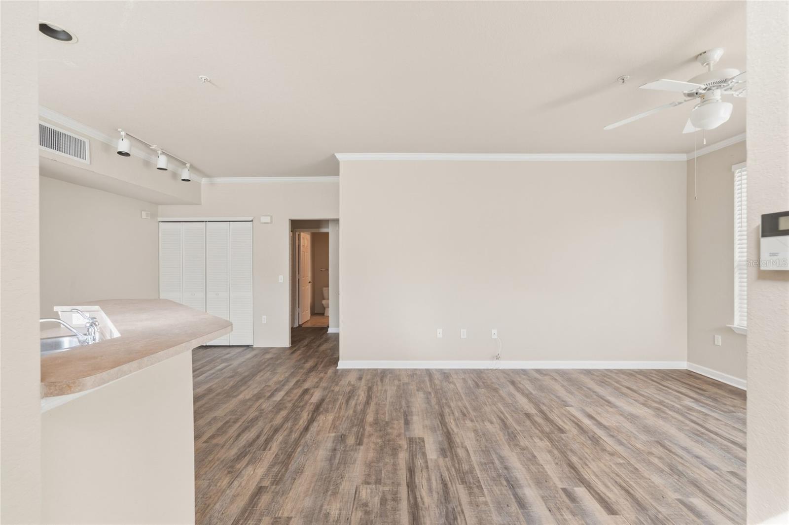 5550 ROSEHILL RD #102 — photo 4