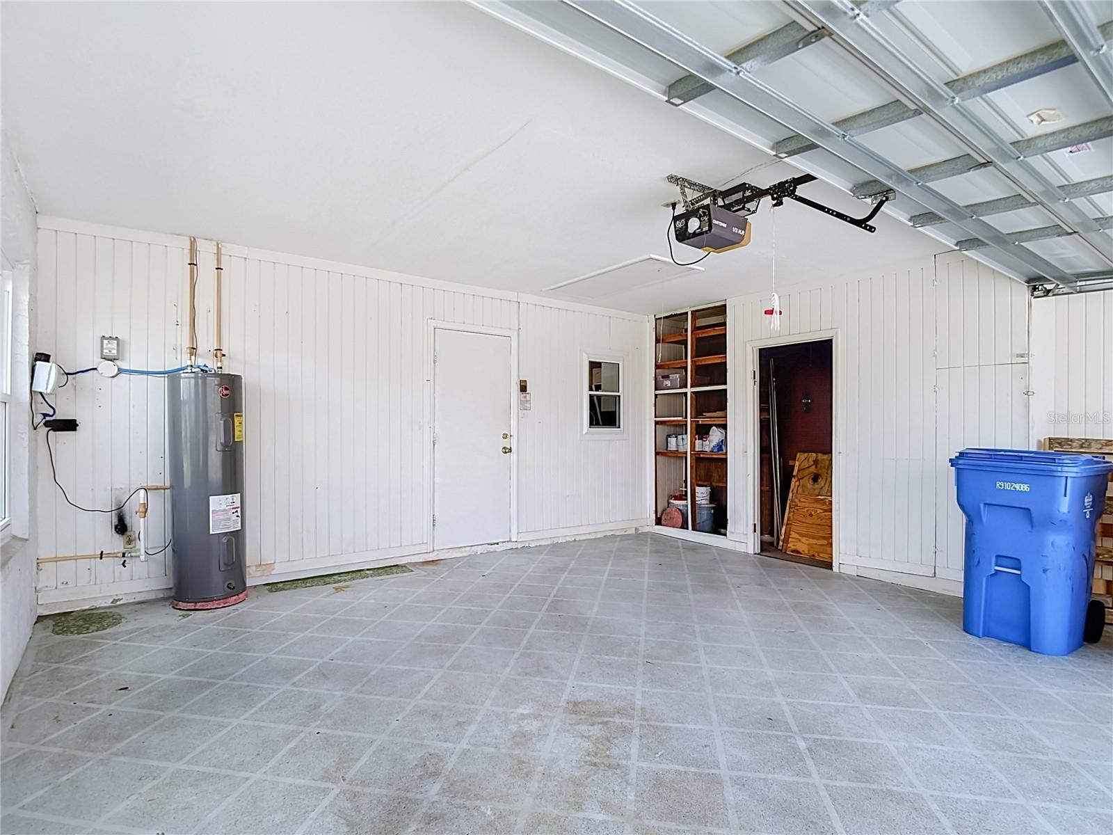 905 BLUEWATER DR — photo 47