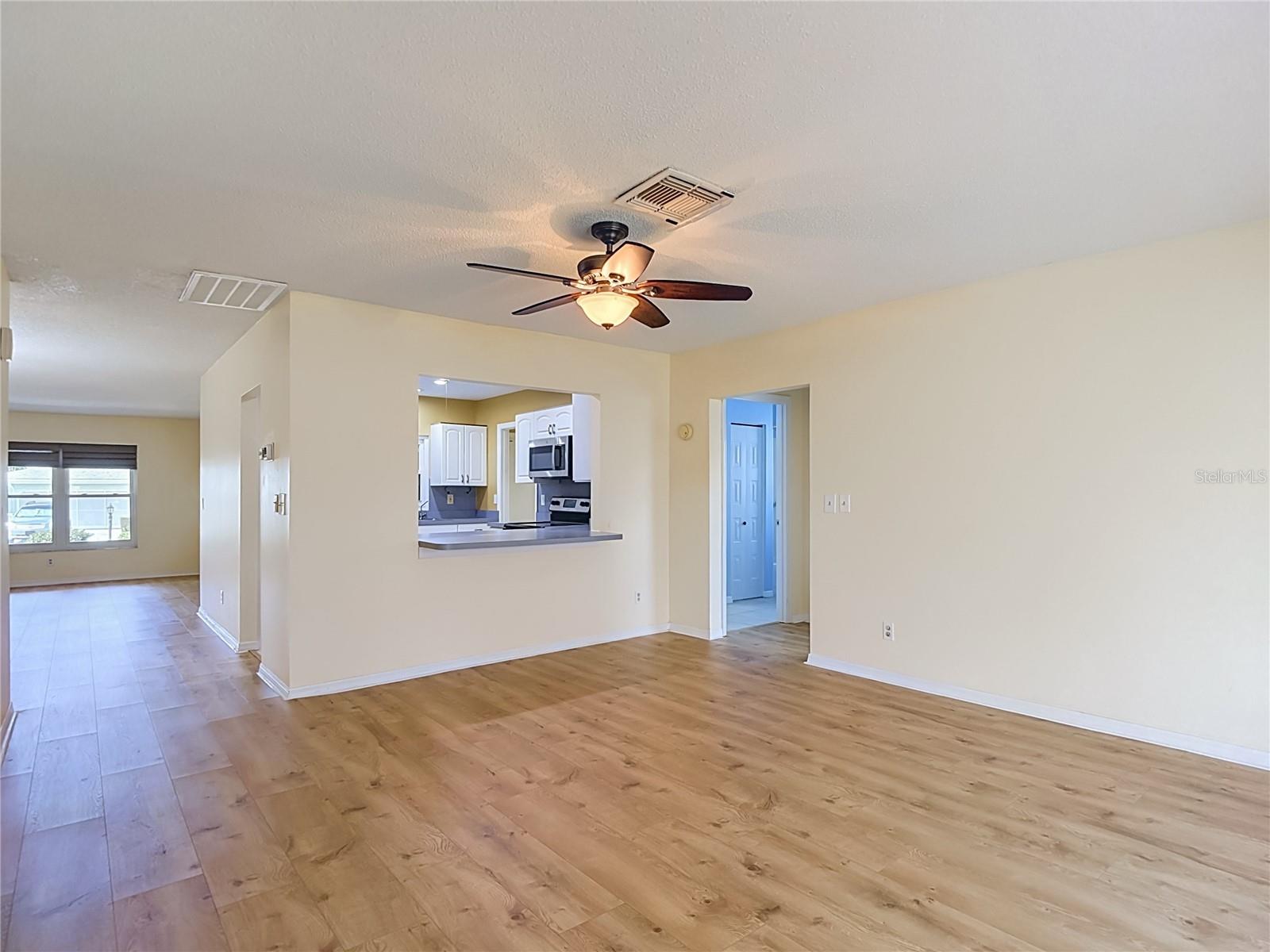 905 BLUEWATER DR — photo 16