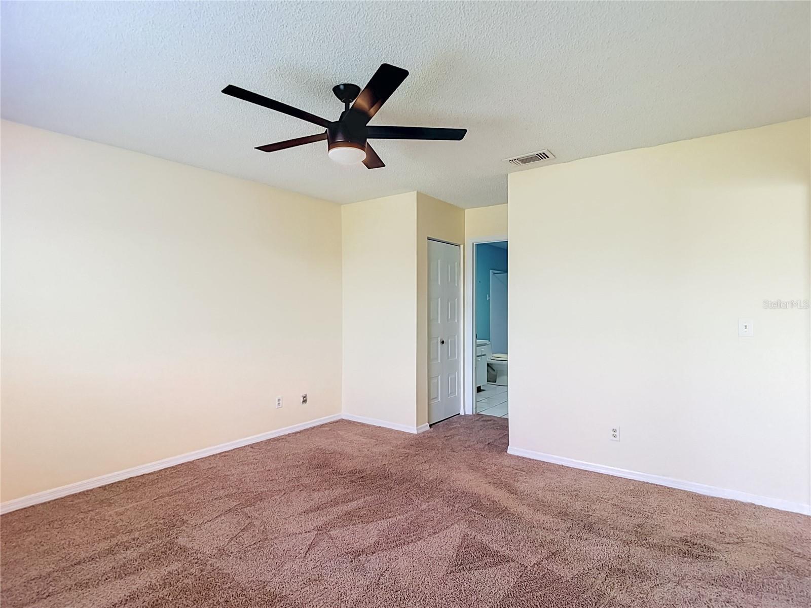 905 BLUEWATER DR — photo 28