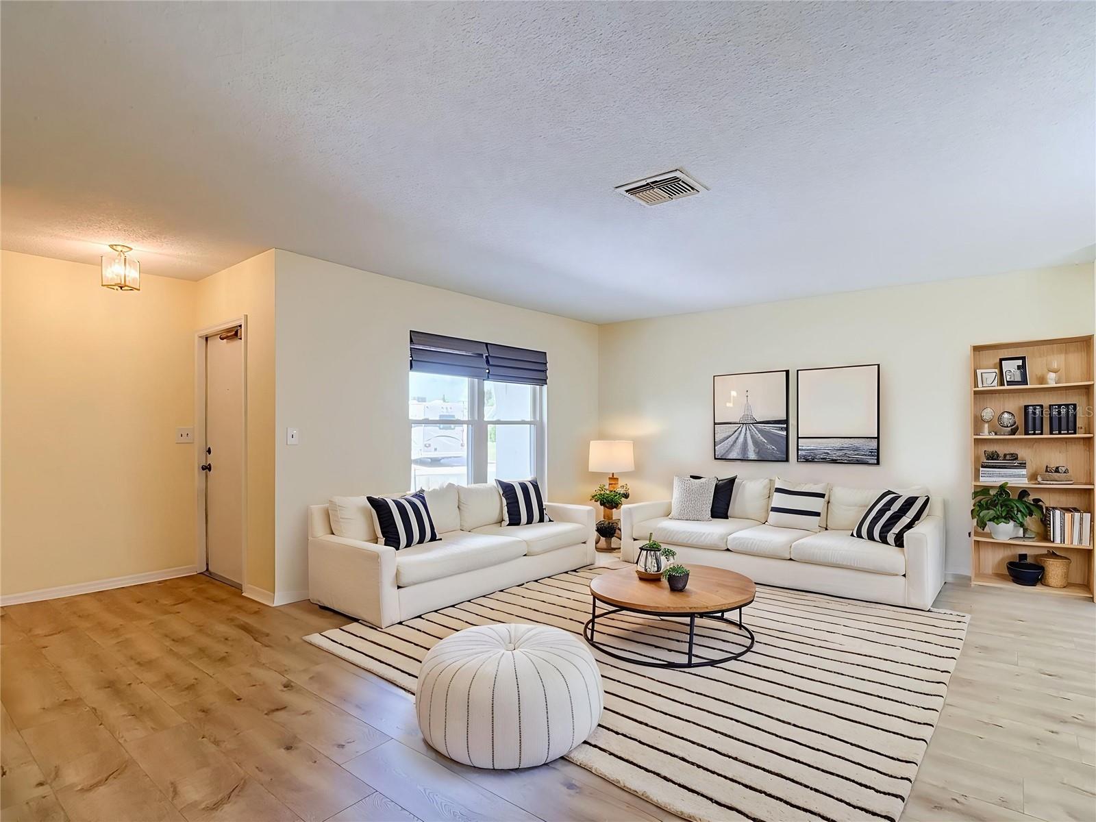 905 BLUEWATER DR — photo 10