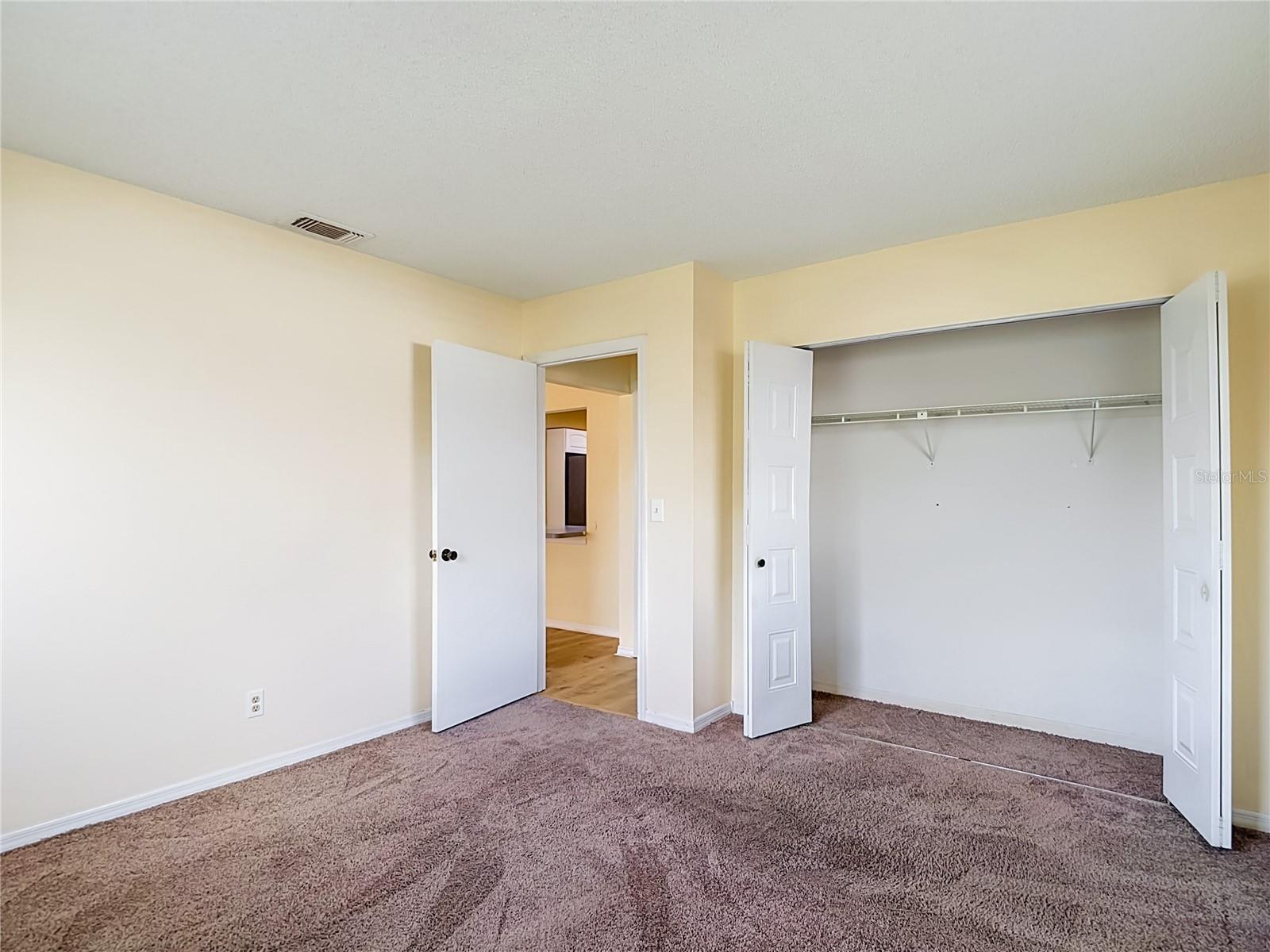 905 BLUEWATER DR — photo 35