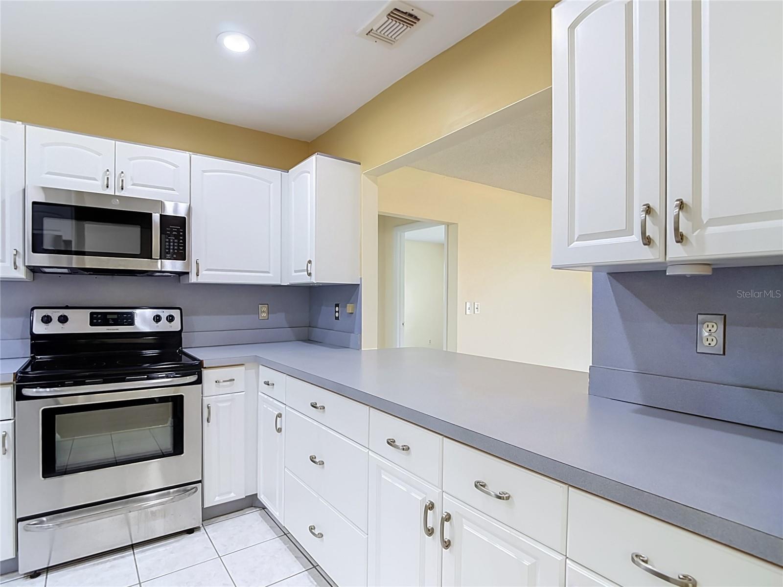 905 BLUEWATER DR — photo 25