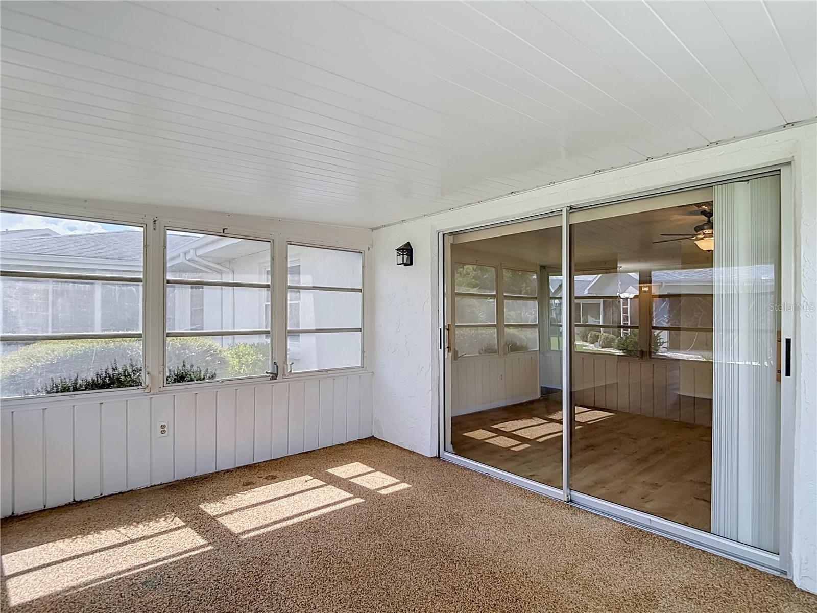 905 BLUEWATER DR — photo 42