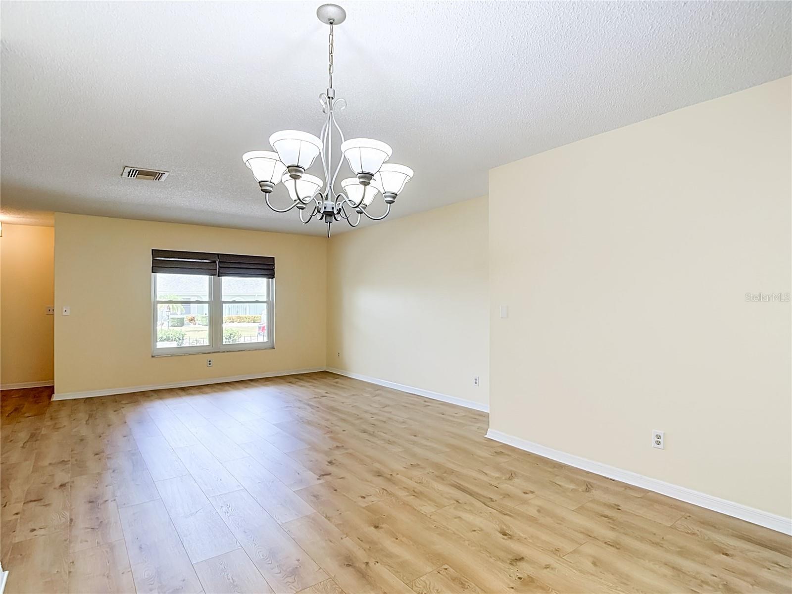 905 BLUEWATER DR — photo 8