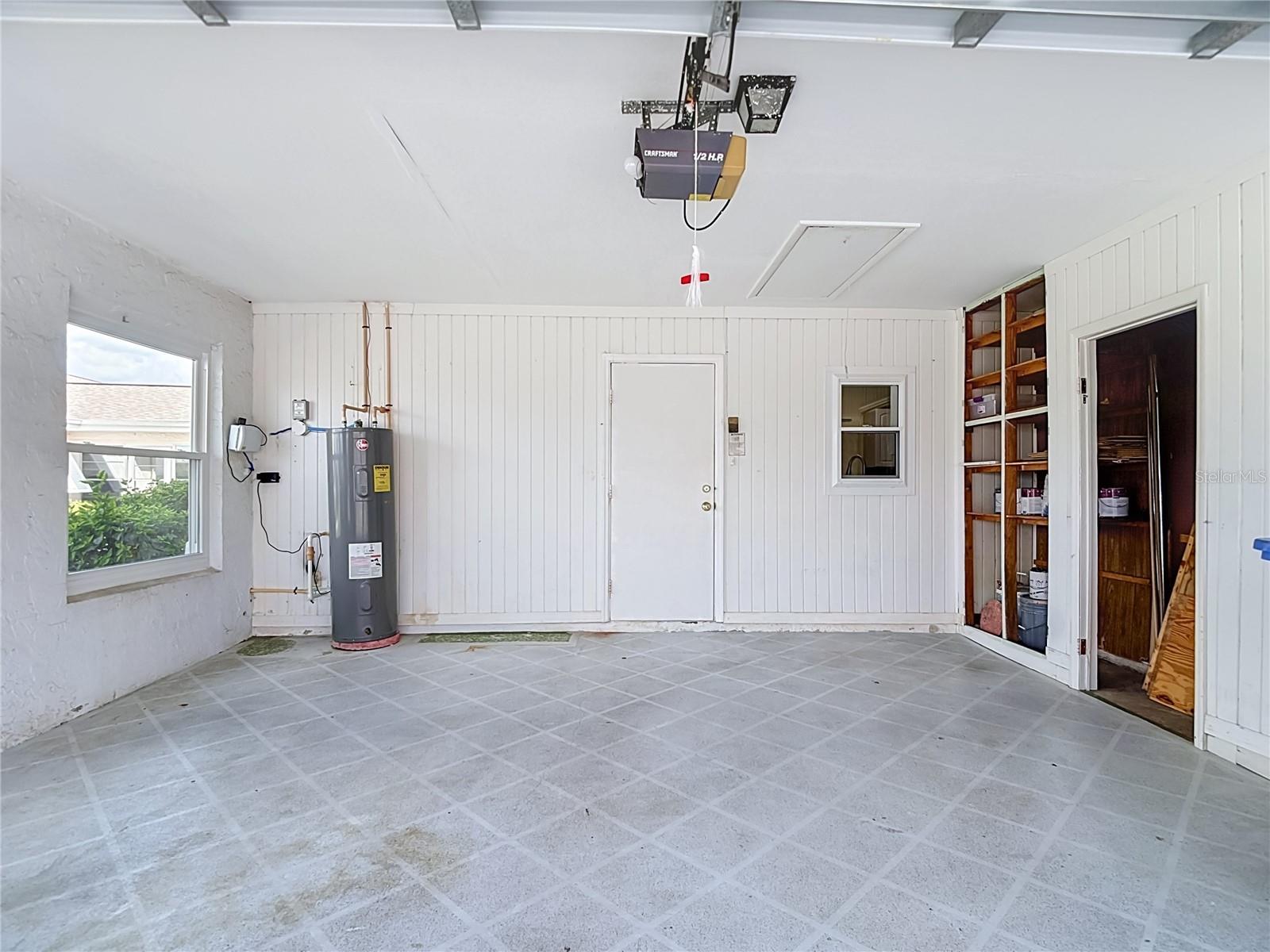 905 BLUEWATER DR — photo 46