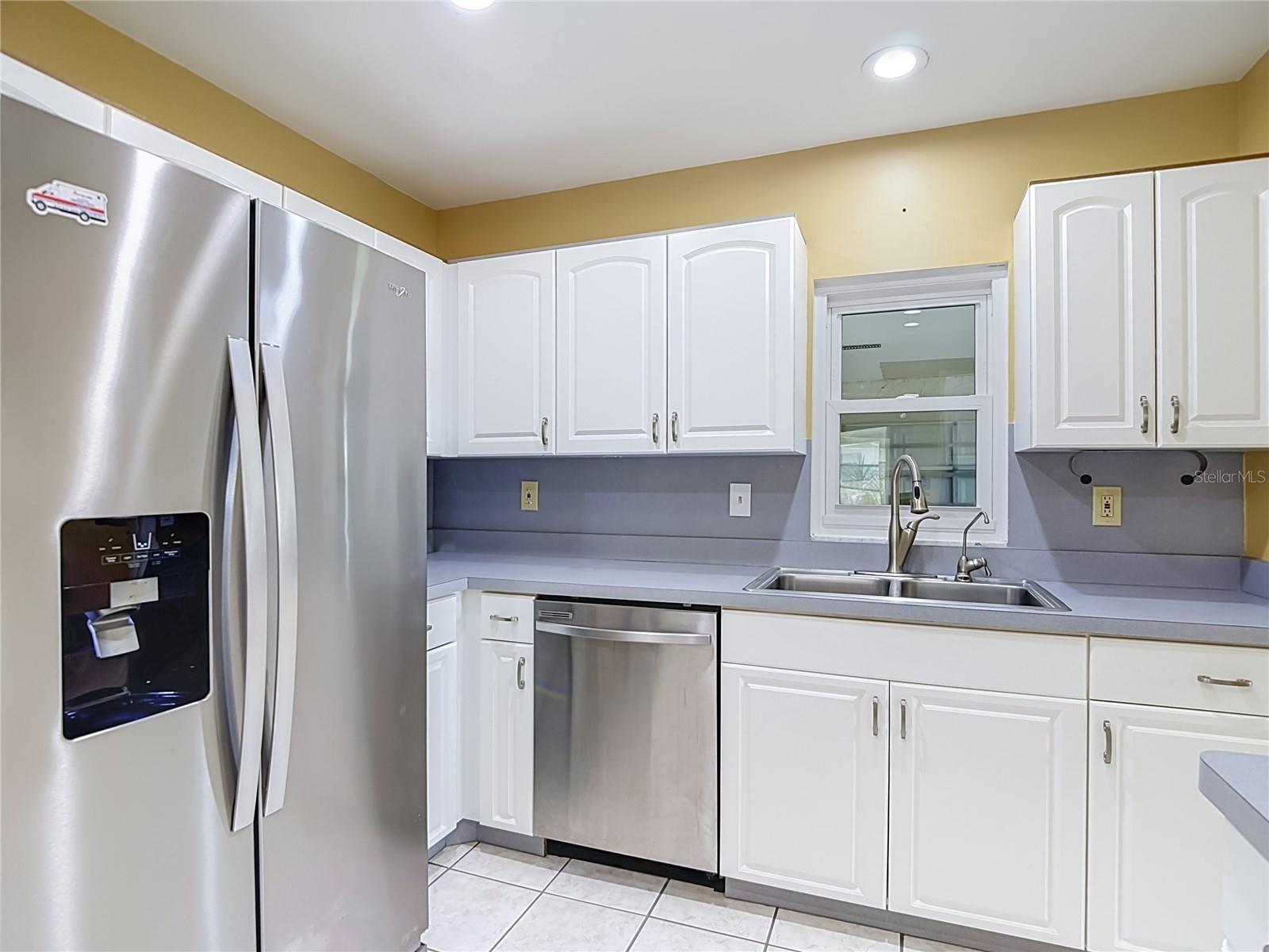 905 BLUEWATER DR — photo 22