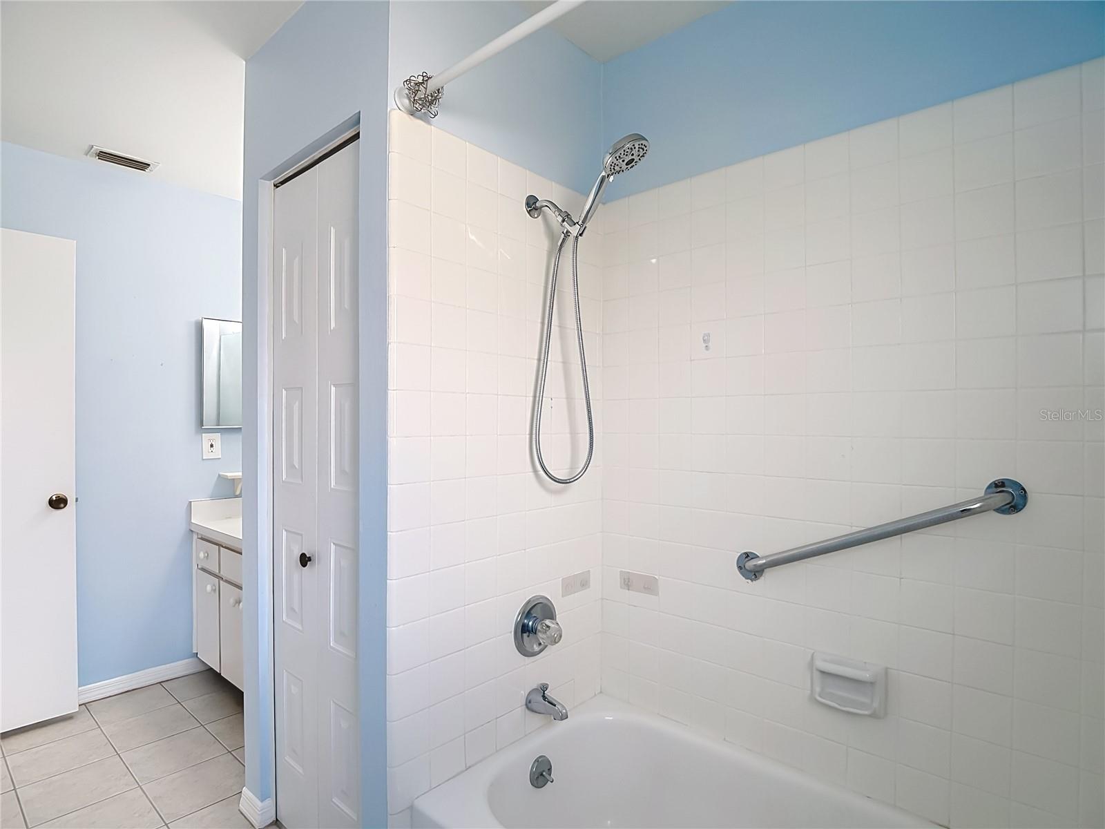 905 BLUEWATER DR — photo 39