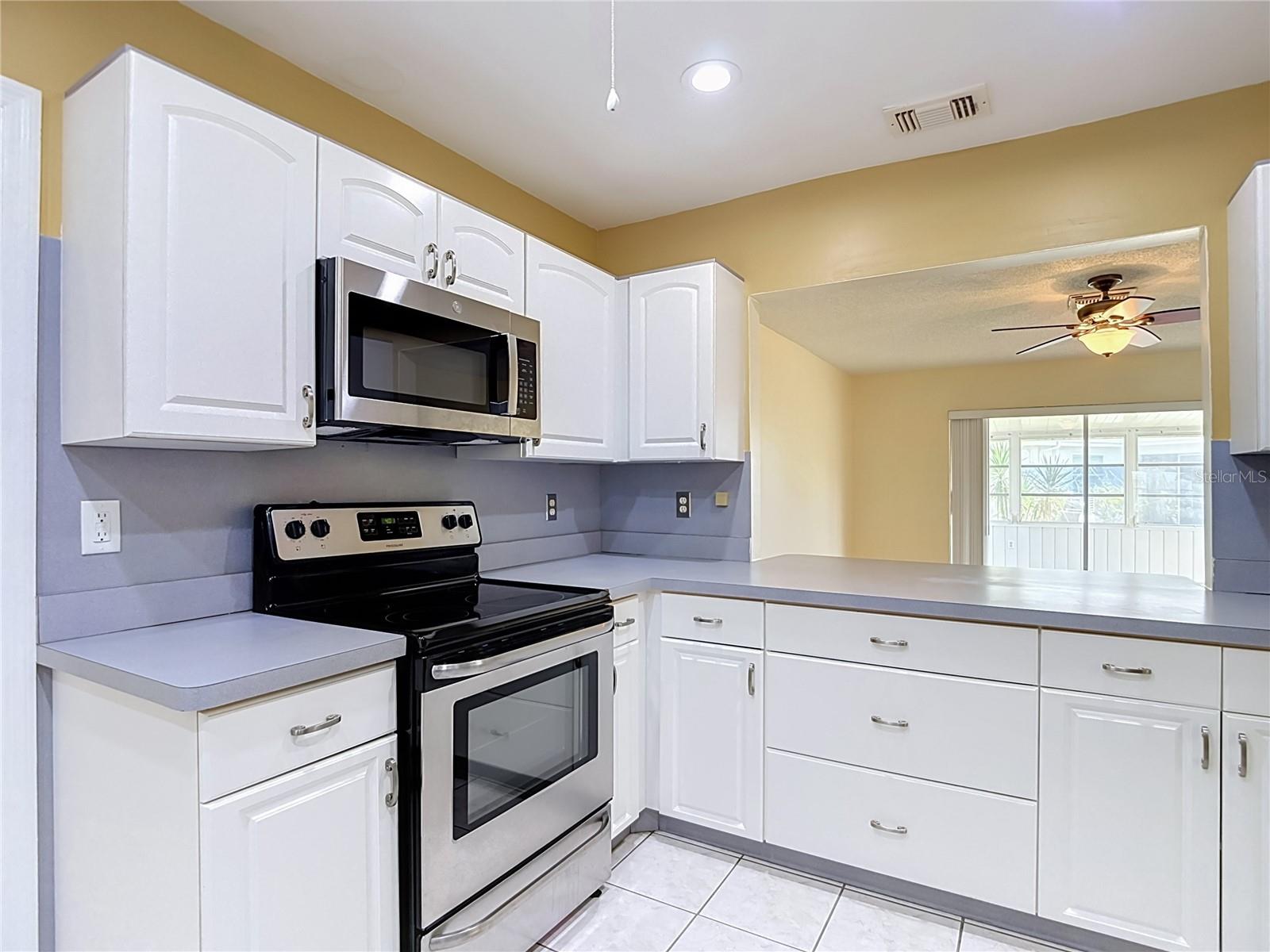 905 BLUEWATER DR — photo 23