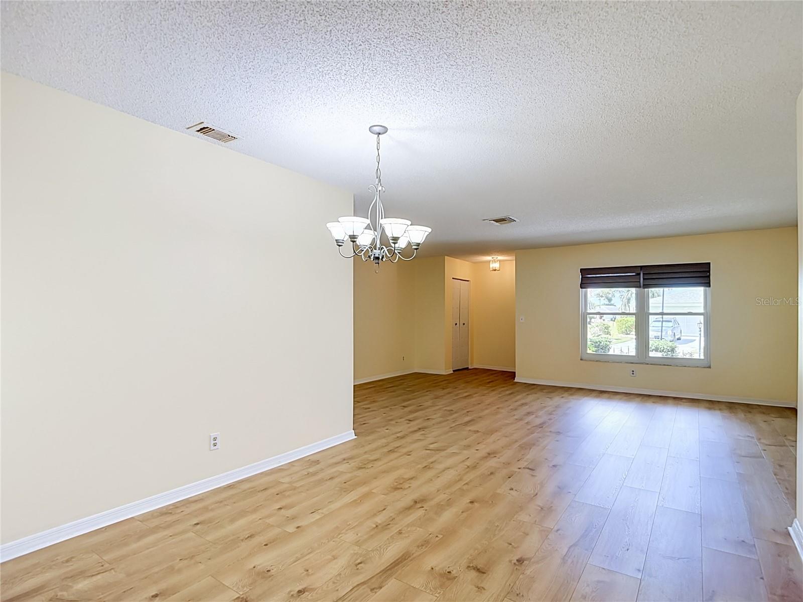 905 BLUEWATER DR — photo 12