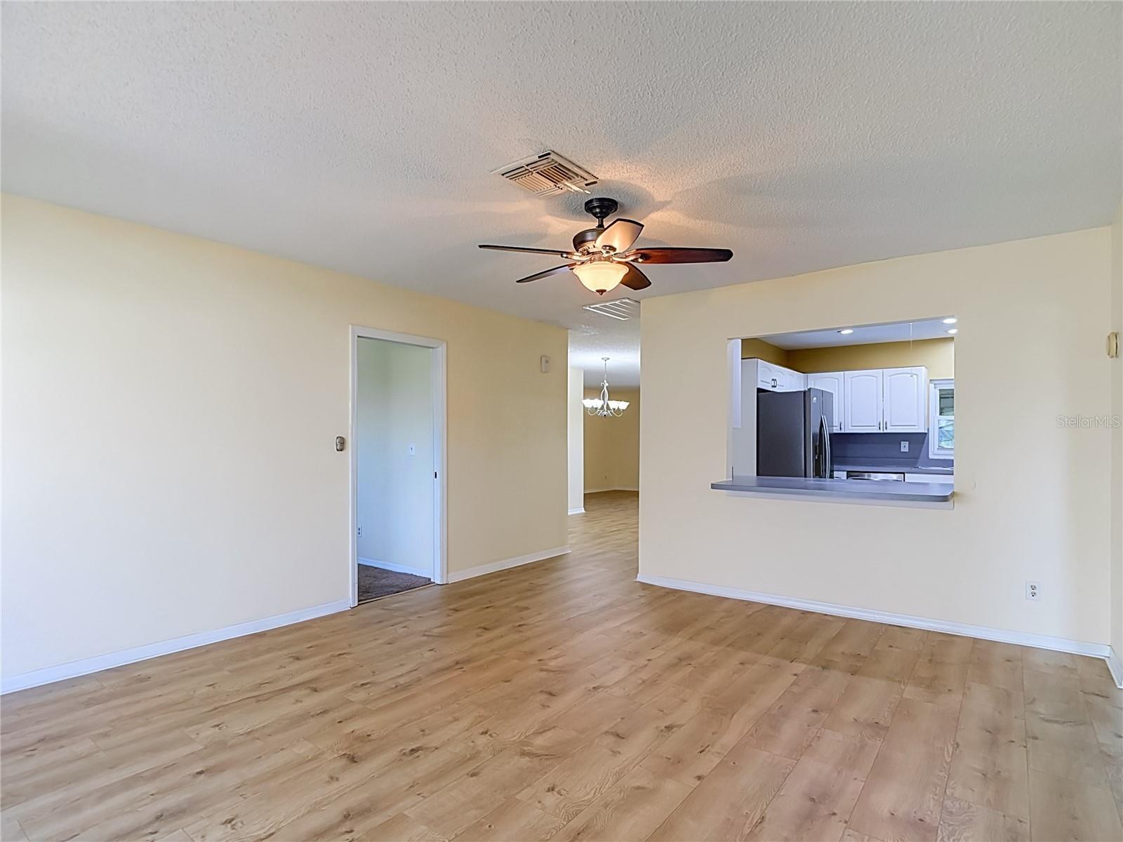 905 BLUEWATER DR — photo 17