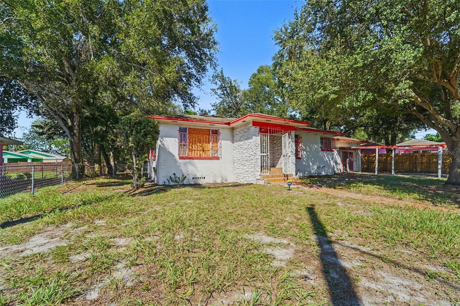 504 E EMILY ST — photo 2