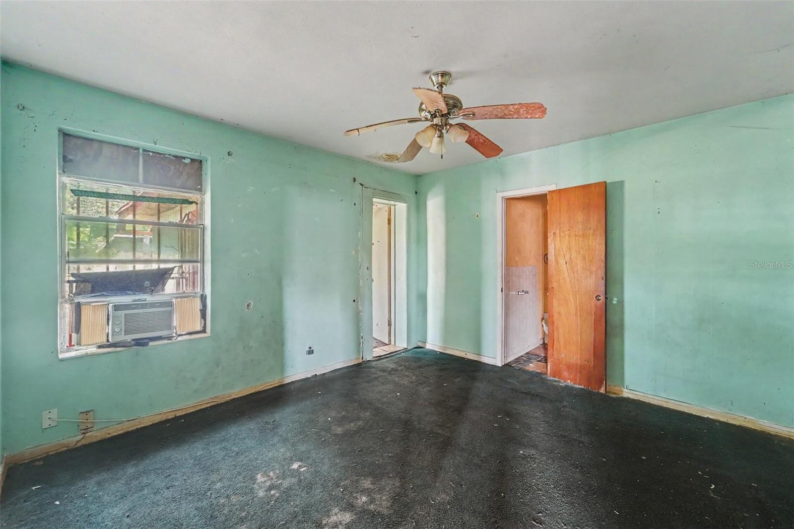 504 E EMILY ST — photo 16