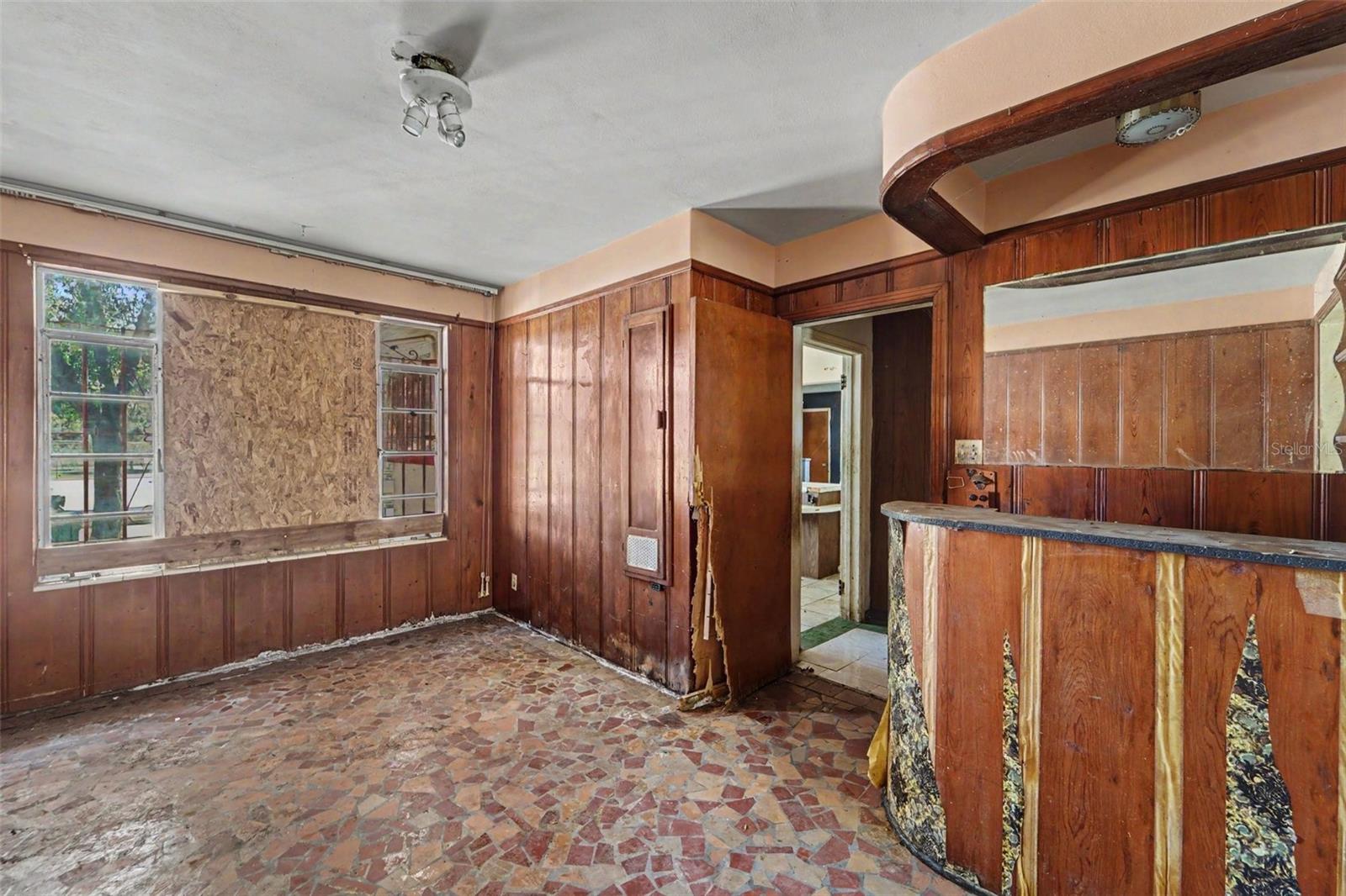 504 E EMILY ST — photo 13