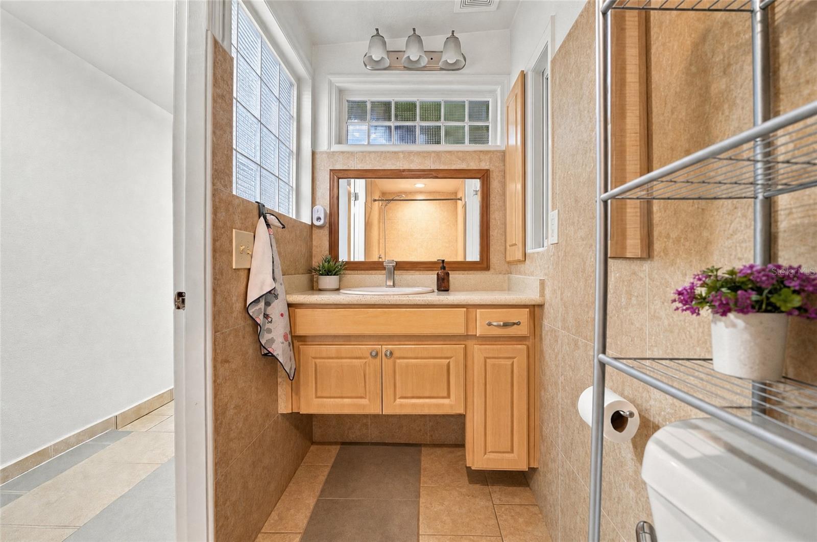 1508 W KNOLLWOOD ST — photo 37
