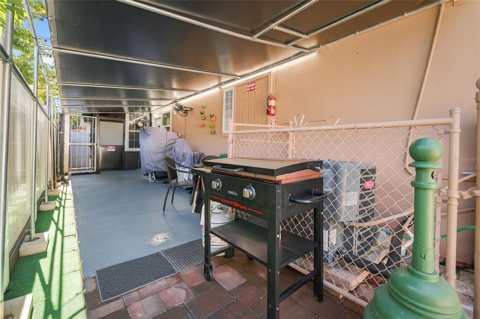 1508 W KNOLLWOOD ST — photo 48