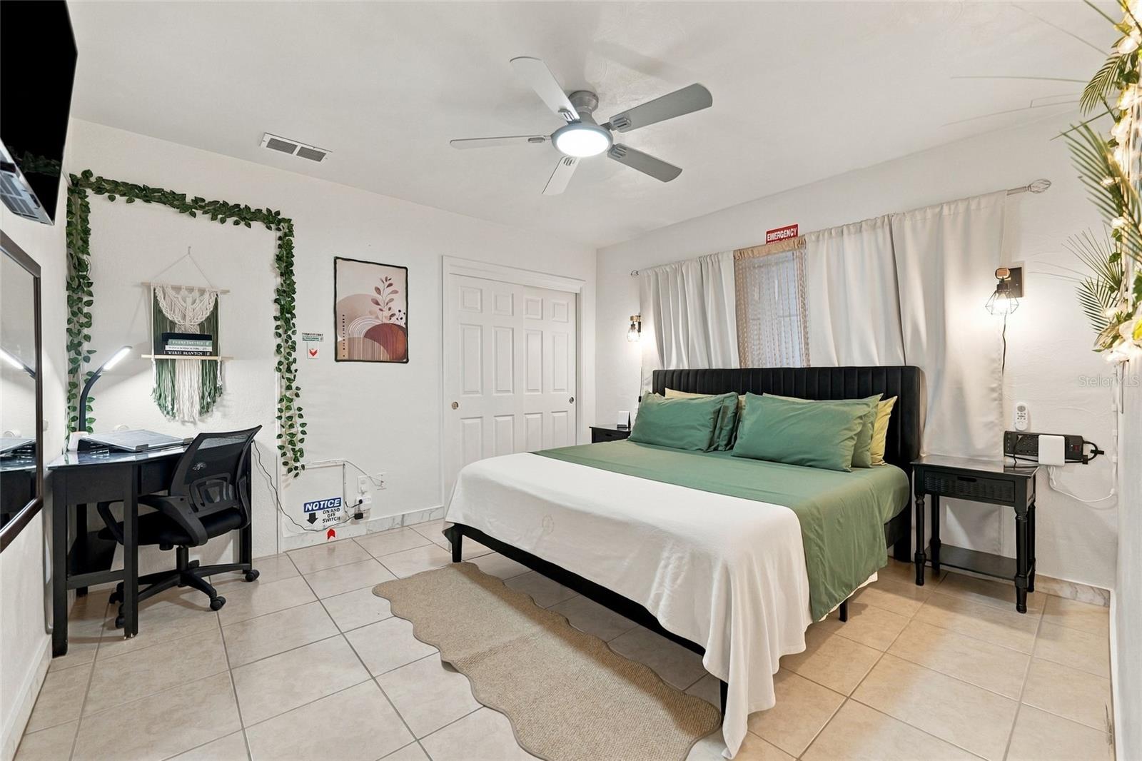 1508 W KNOLLWOOD ST — photo 17