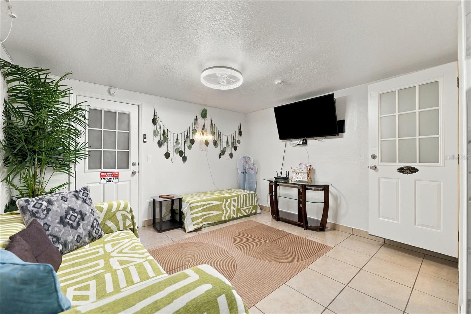 1508 W KNOLLWOOD ST — photo 22