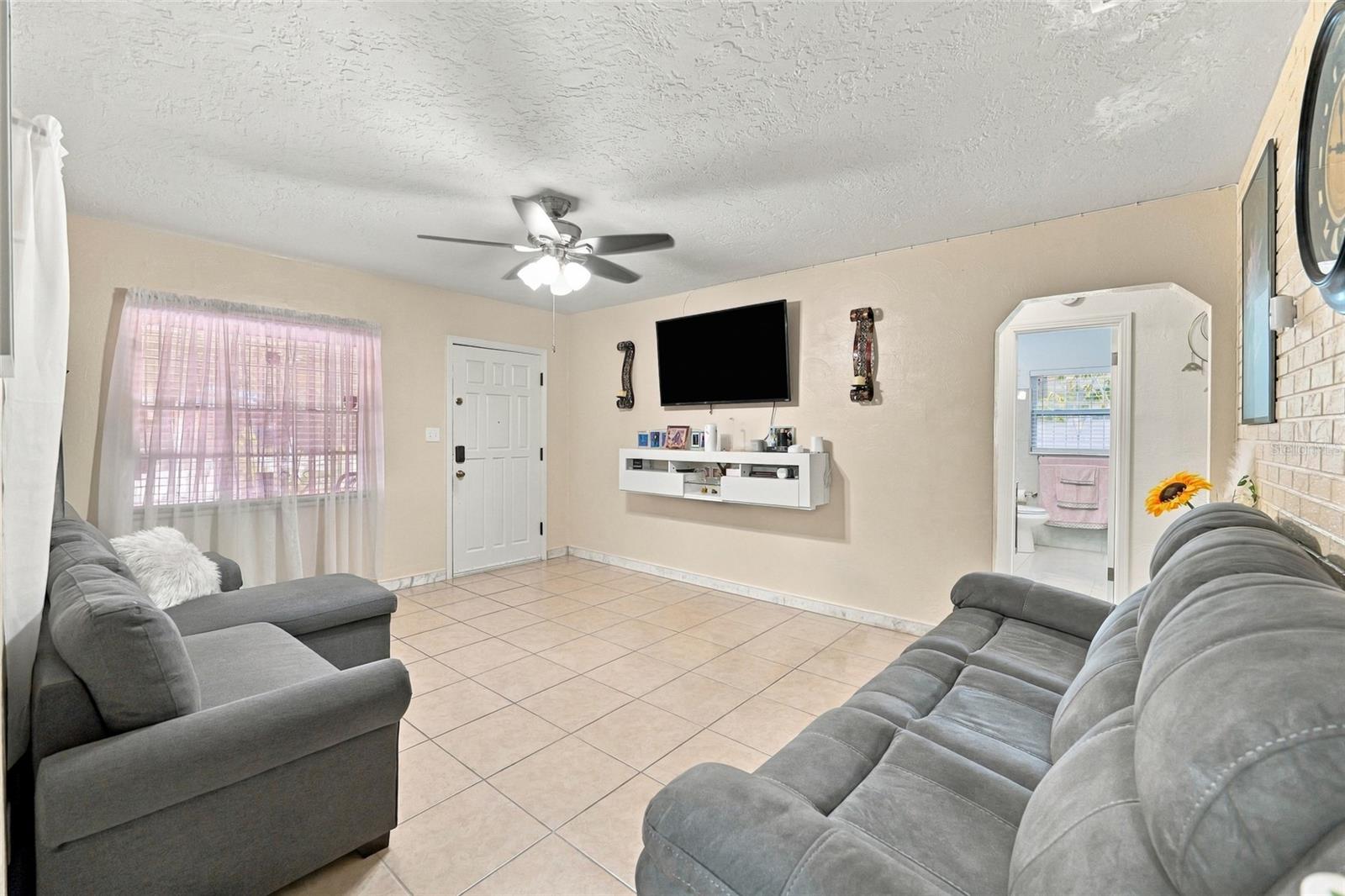 1508 W KNOLLWOOD ST — photo 34