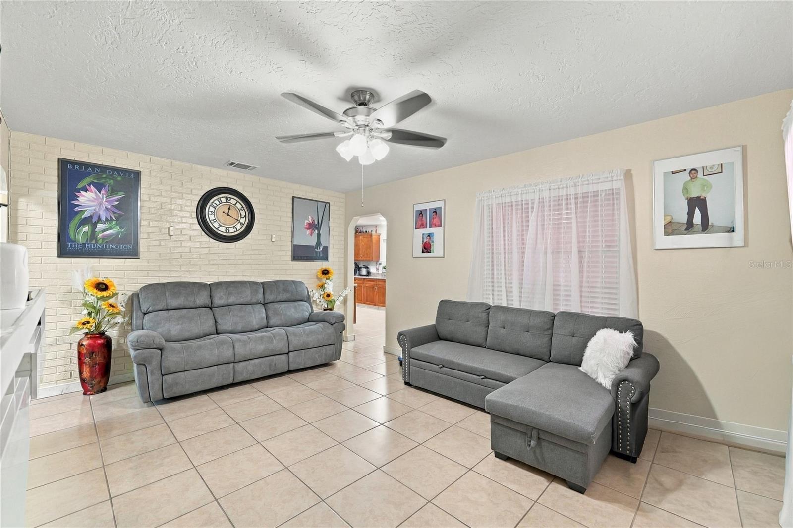 1508 W KNOLLWOOD ST — photo 35