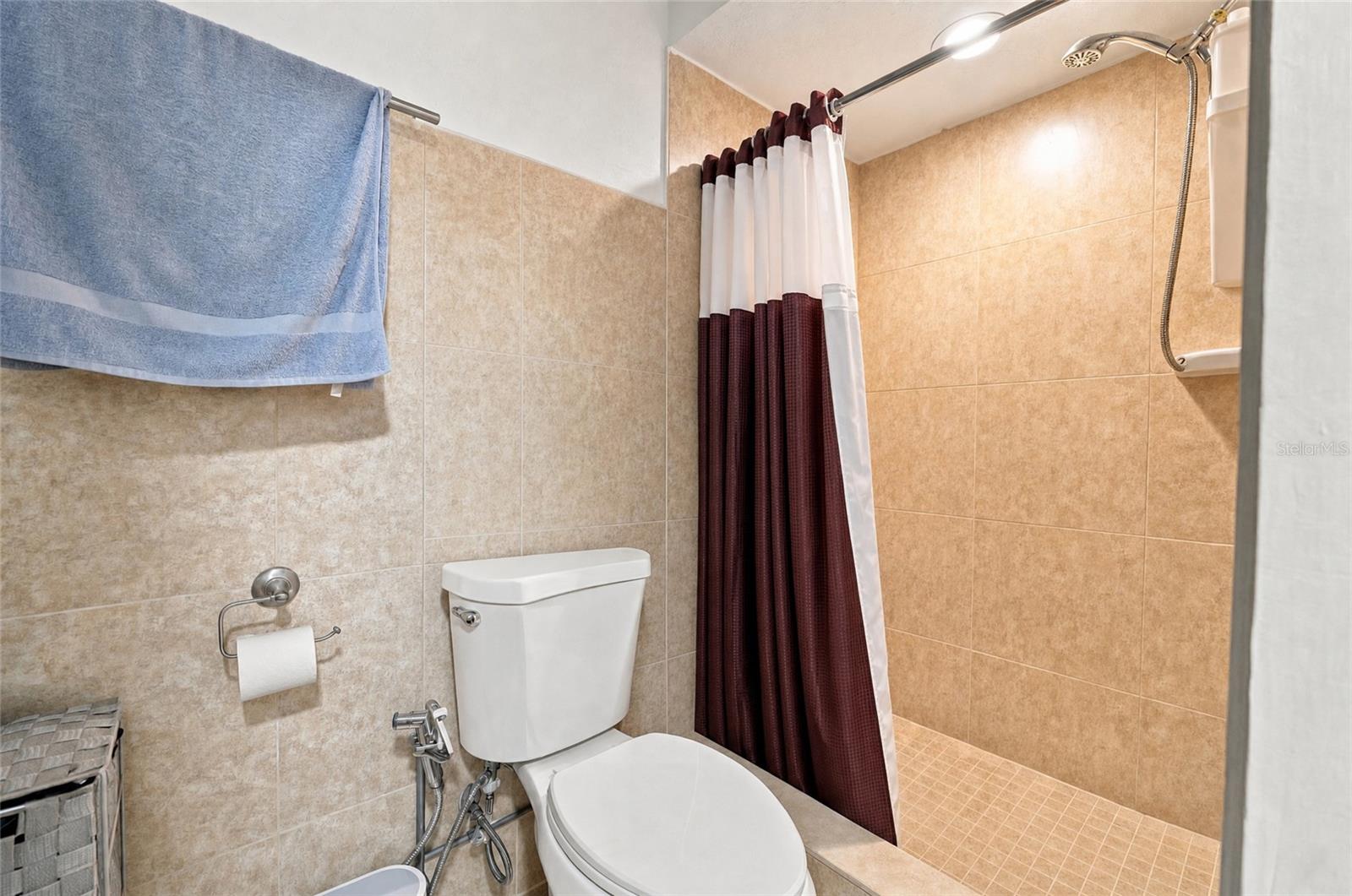 1508 W KNOLLWOOD ST — photo 38