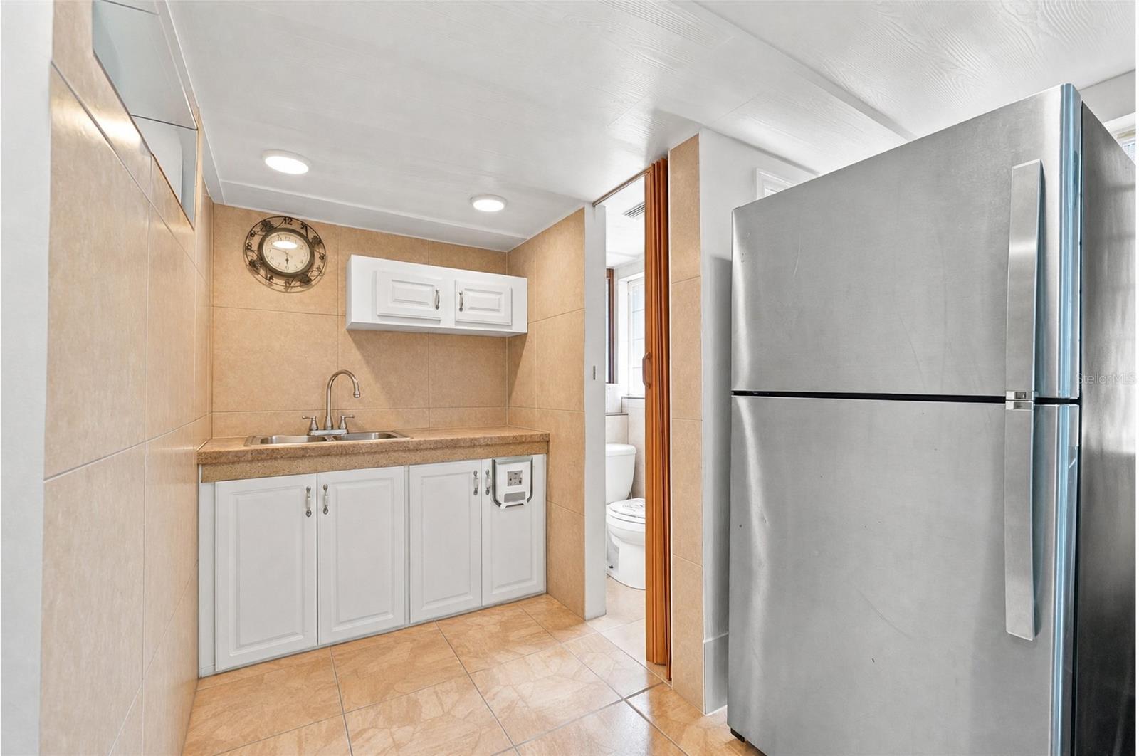 1508 W KNOLLWOOD ST — photo 41