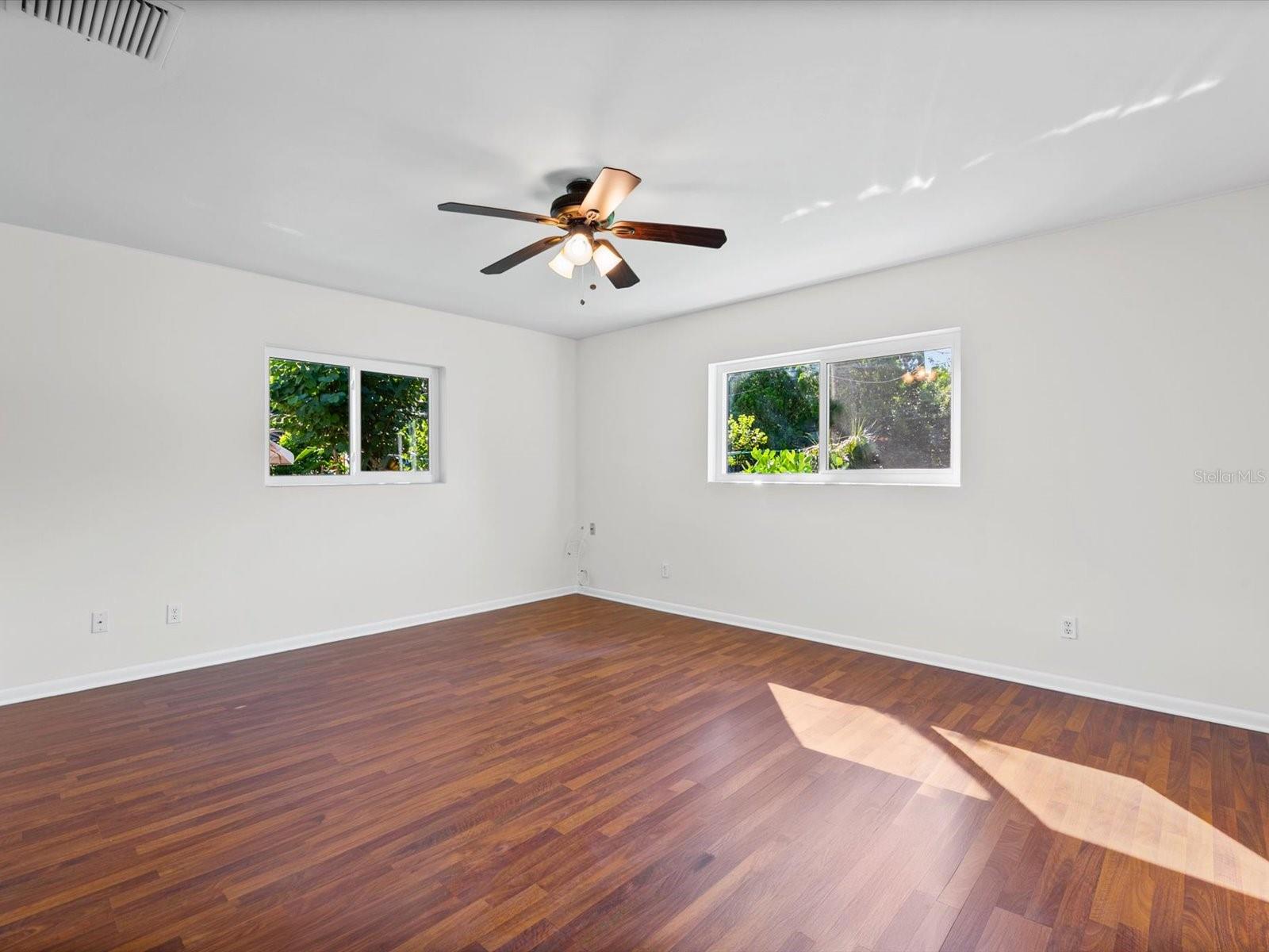 1610 EVERGREEN AVE S — photo 28
