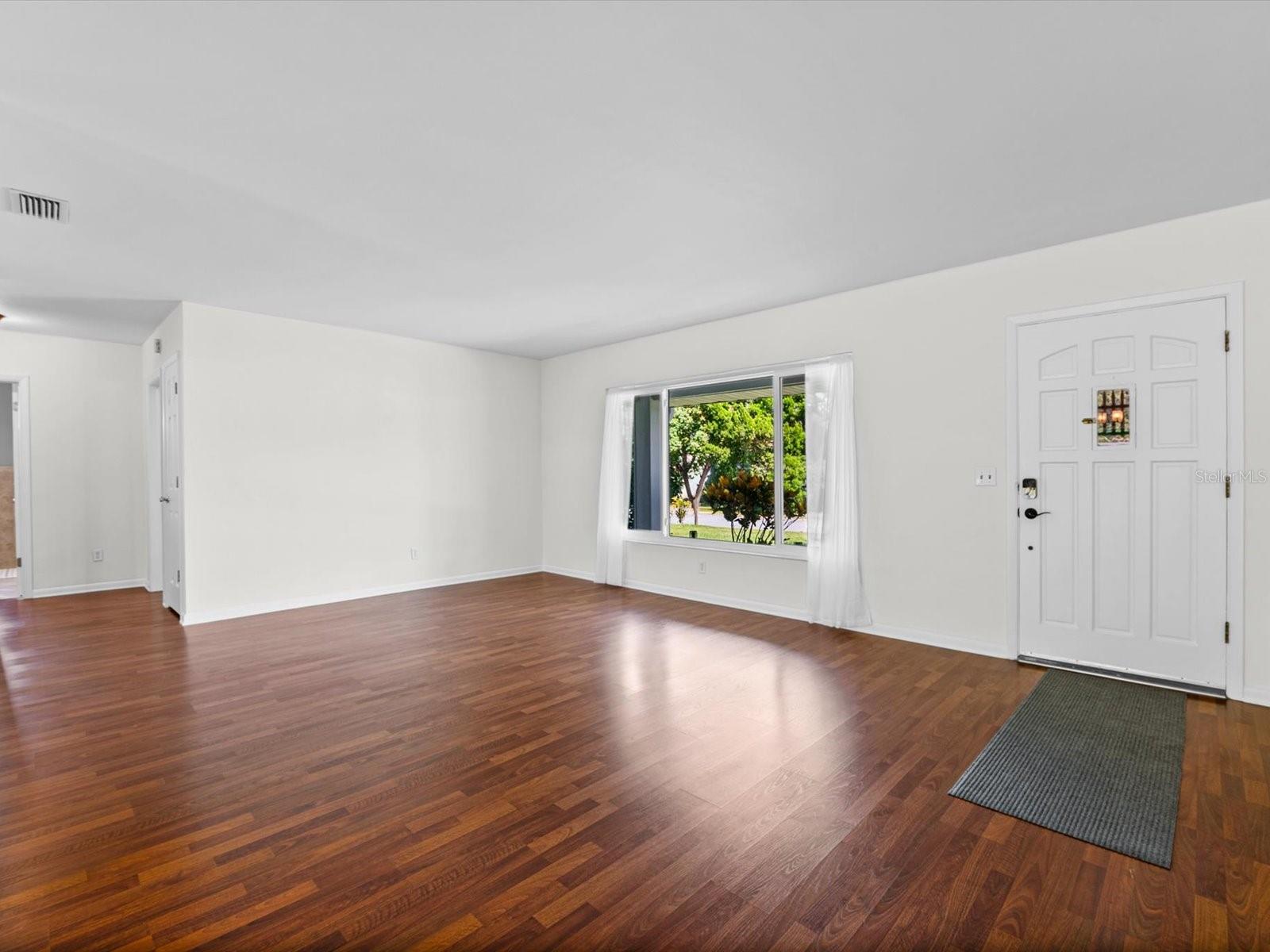 1610 EVERGREEN AVE S — photo 7