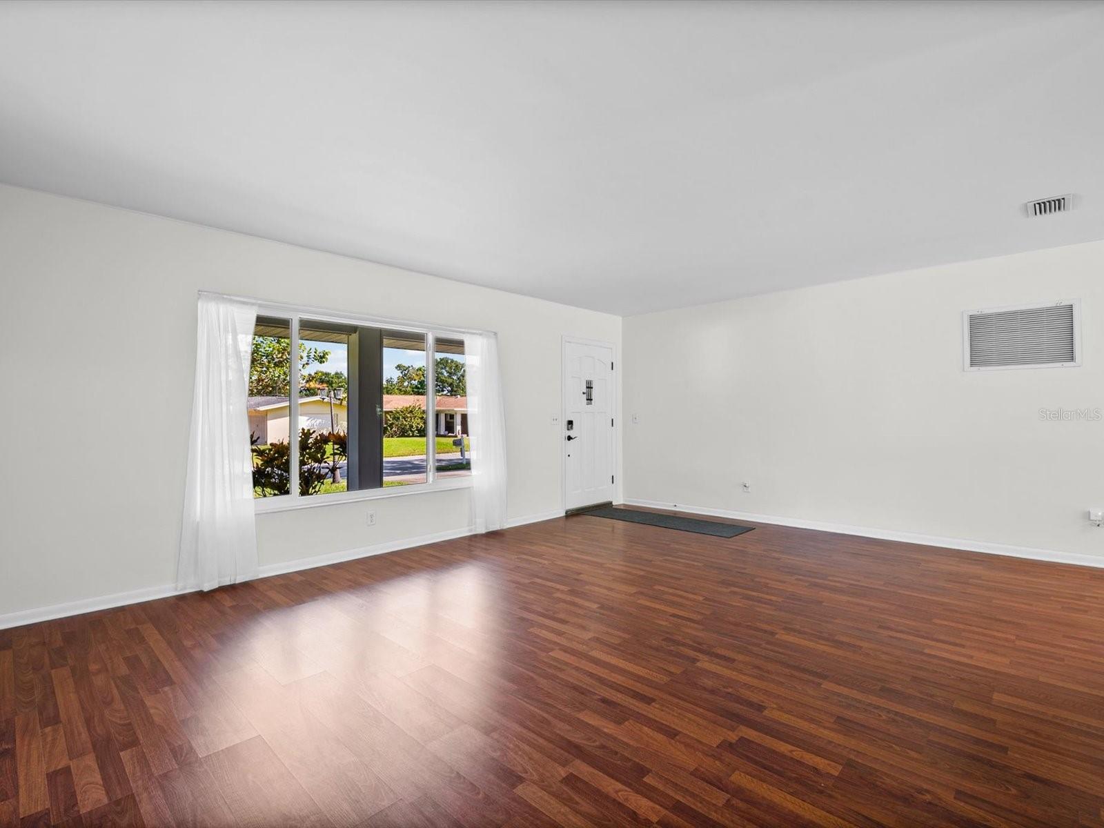 1610 EVERGREEN AVE S — photo 8