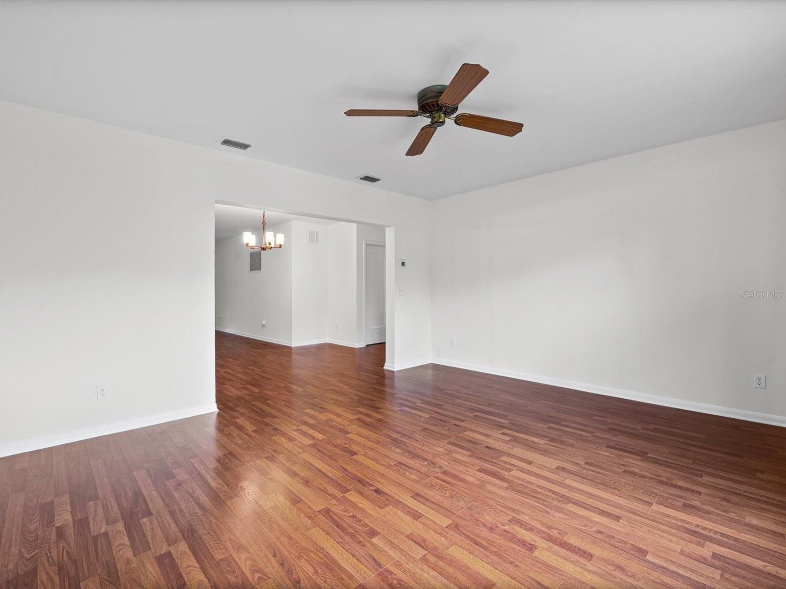 1610 EVERGREEN AVE S — photo 18